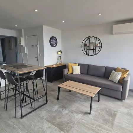 Apartment Climatise 2 Pieces Avec Vue Mer, Centre-ville Sainte-maxime, Animaux Acceptes *
