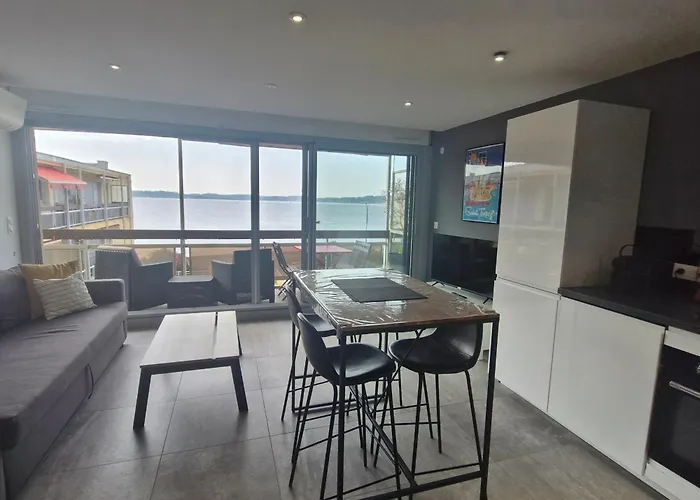 Climatise 2 Pieces Avec Vue Mer, Centre-ville Sainte-maxime, Animaux Acceptes - Fr-1-780-26 *